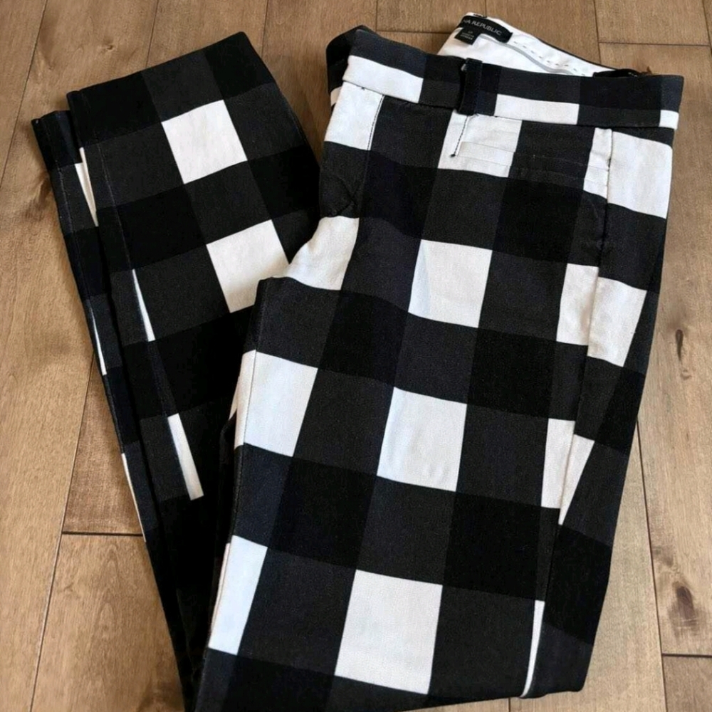 🌟Banana Republic Black and White Sloan Pants  Bold Checkered Design